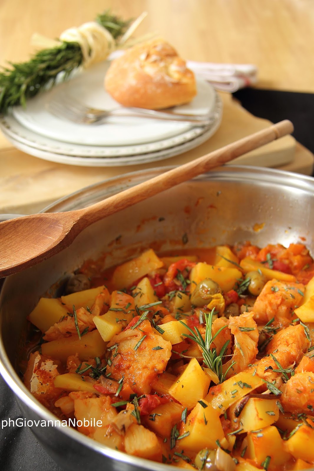 Baccalà in umido con patate, pomodorini e funghi porcini secchi la