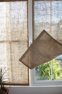 contoh gorden jendela minimalis dari karung goni