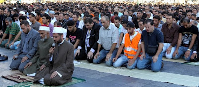 Ζοφερές προβλέψεις από το ινστιτούτο Pew: Στο 1,1 εκατ. οι μουσουλμάνοι στην Ελλάδα το 2050! (εικόνες)