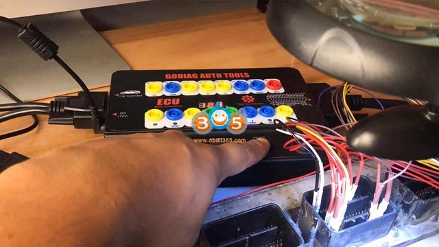 Godiag GT100 and Autel Ultra test 2005 Ford Expedition ECU on bench 20