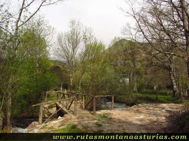 Puente en el camino