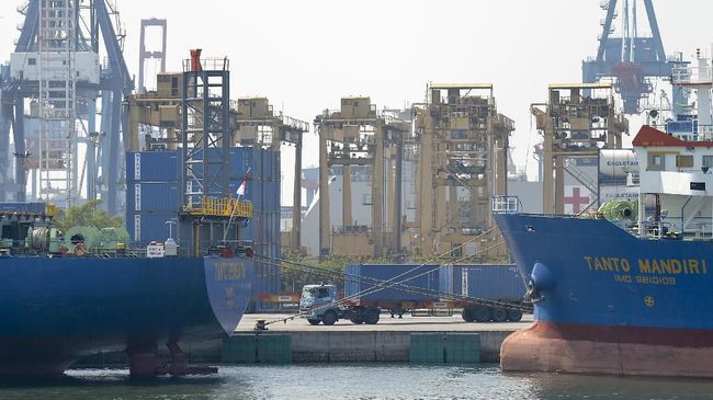 Bos Bea Cukai Batam Diperiksa Kejagung Terkait Dugaan Korupsi Bos Bea Cukai Batam Diperiksa Kejagung Terkait Dugaan Korupsi