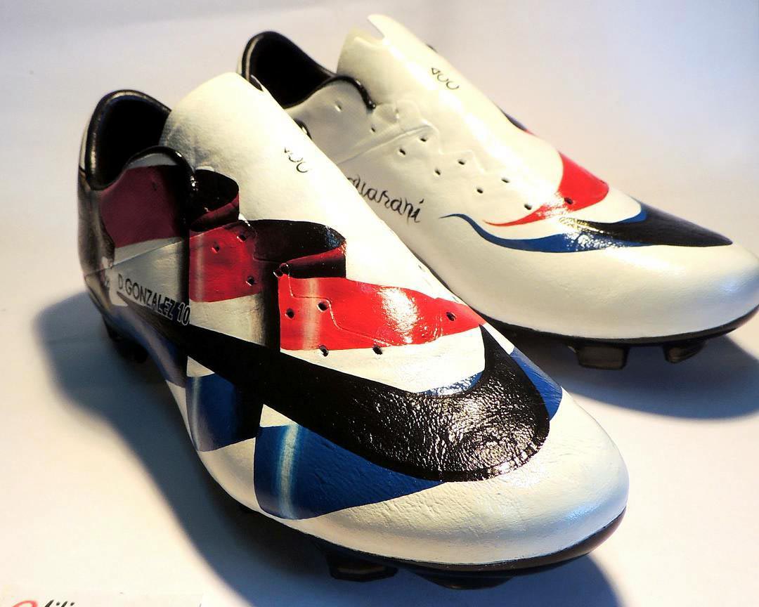 Closer Look: Derlis González' Custom Nike Mercurial Vapor Boots - Footy ...