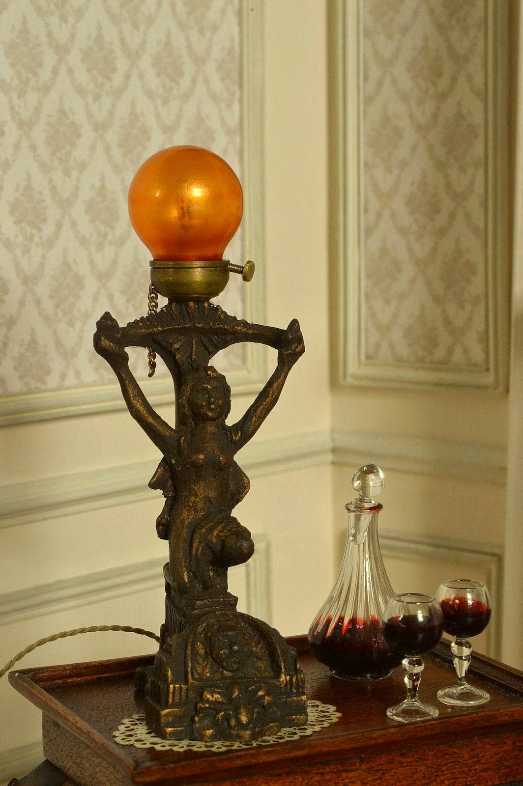 Miracle Chicken "Bronze" statue lamp is hand carved wood