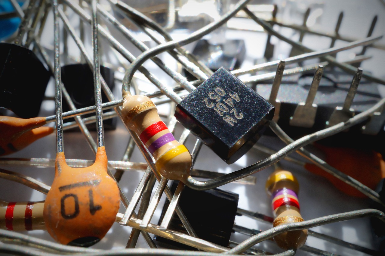 Composants De Base Pour L Electronique Partie 1 Resistances Relais Electromecanique Et Transistors