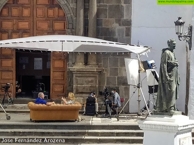 Bertín Osborne y Lydia Lozano en la Plaza de España