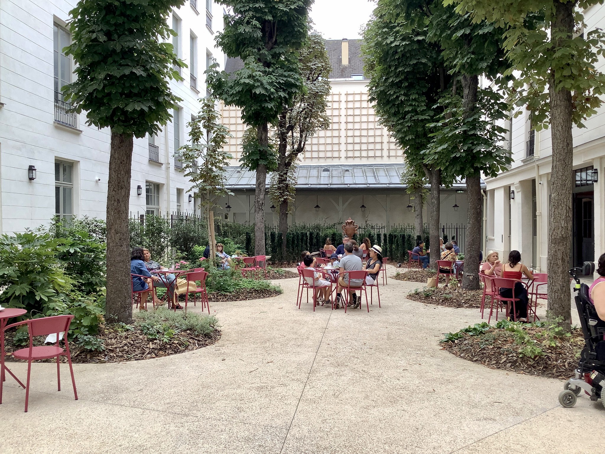 paris breakfasts Maison de Victor Hugo, Place des Vosges