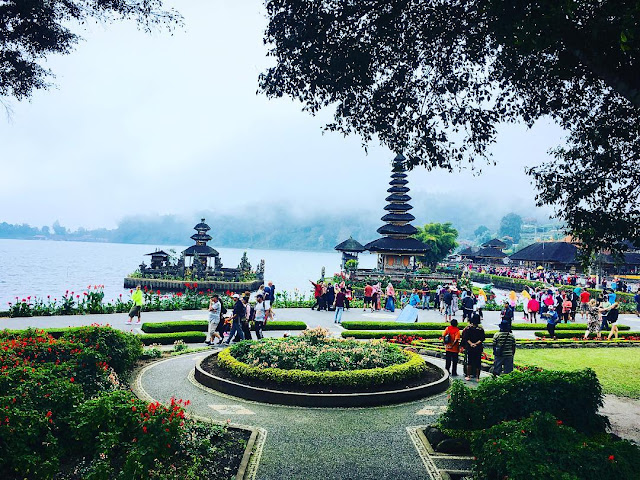 bagian dalam pura ulun danu bedegul bali bagian dalam pura ulun danu bedegul bali