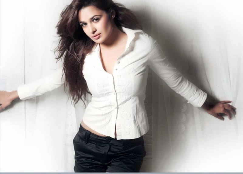 Shraddha Kapoor Hottest Pics - Hot Blog Photos