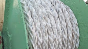 Apa arti MOORING LINES