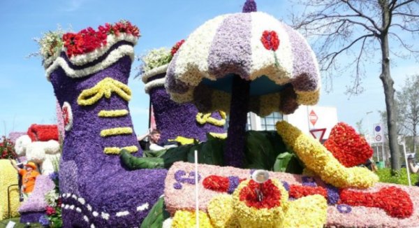 Bloemencorso: παρέλαση λουλουδιών στην Ολλανδία