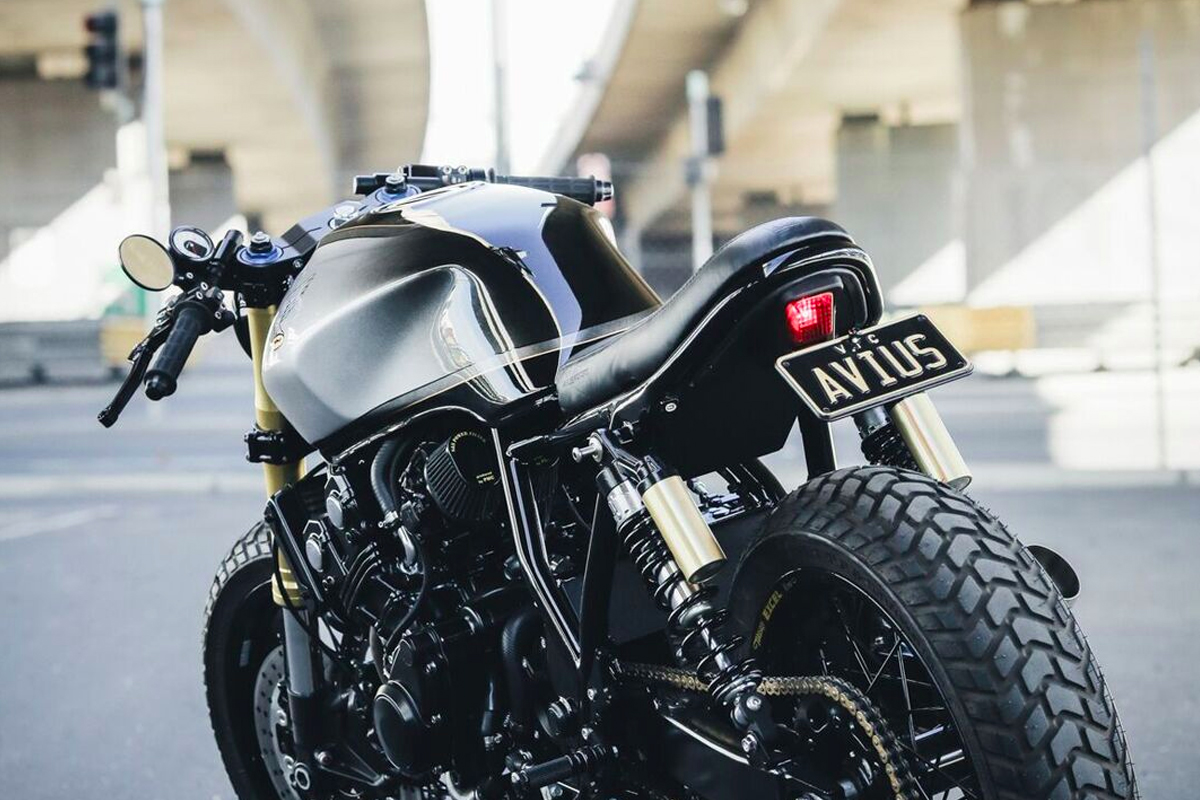 The Scout - Honda CB400 Cafe Racer | Return of the Cafe Racers