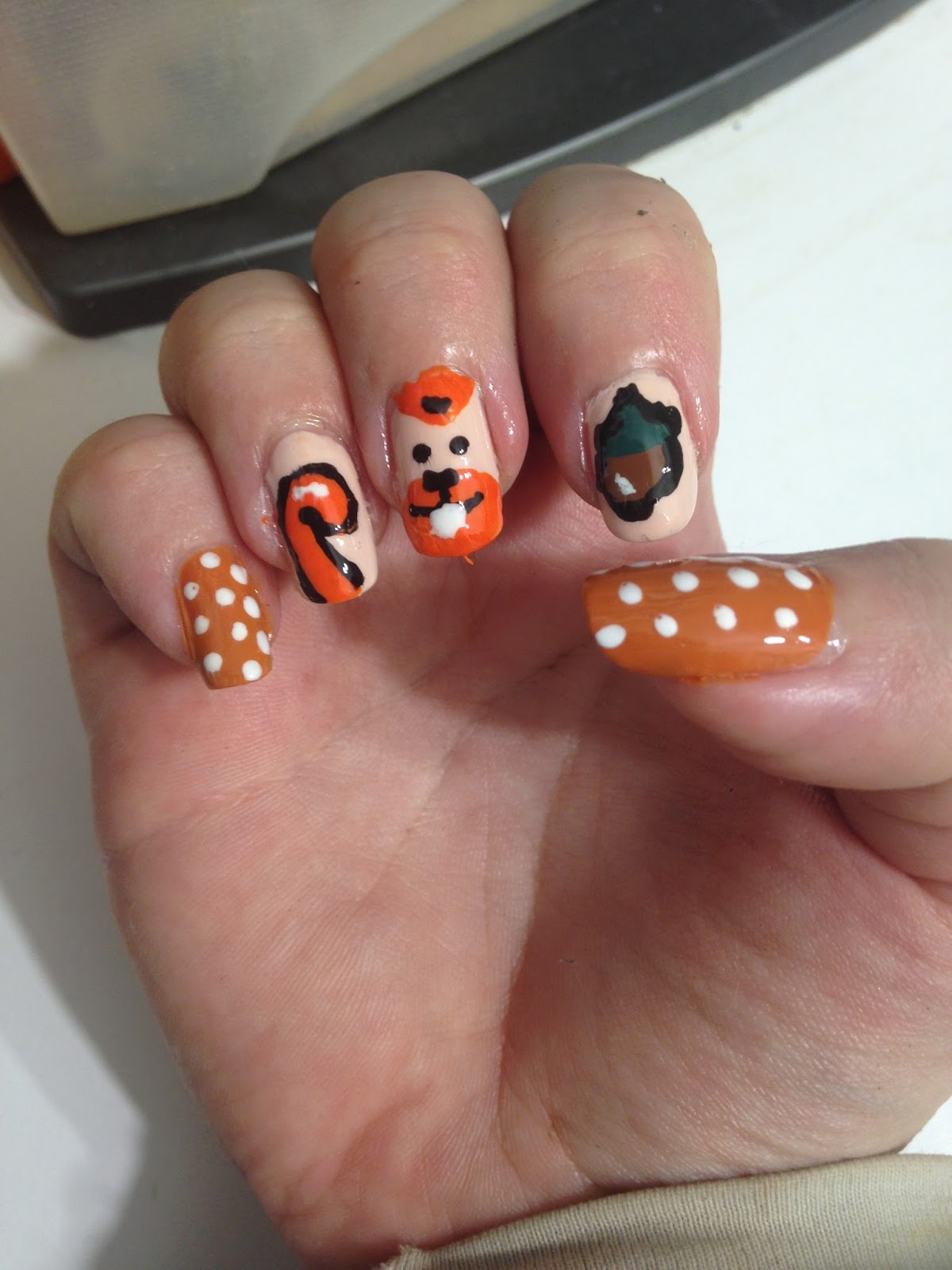 Tinklesmakeup Squirrel /scoiattolo nail art