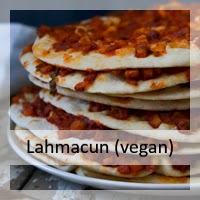 http://christinamachtwas.blogspot.de/2017/03/vegetarischen-veganen-lahmacun.html