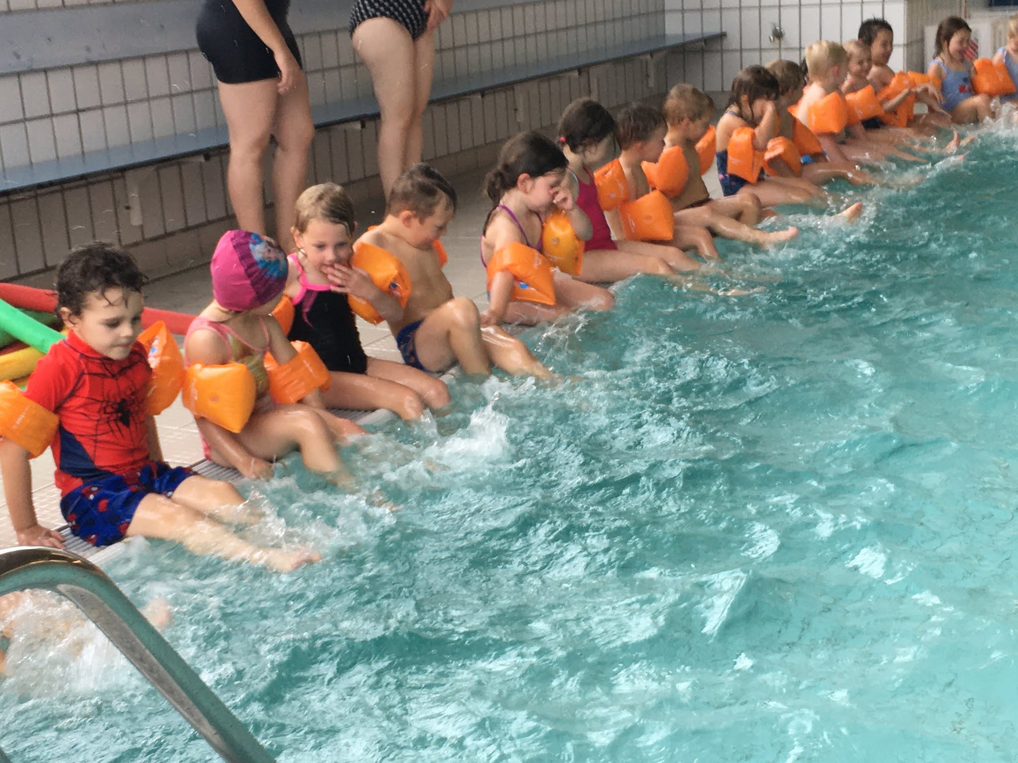 Welkom in de 2de kleuterklas : Sfeerbeelden zwemmen