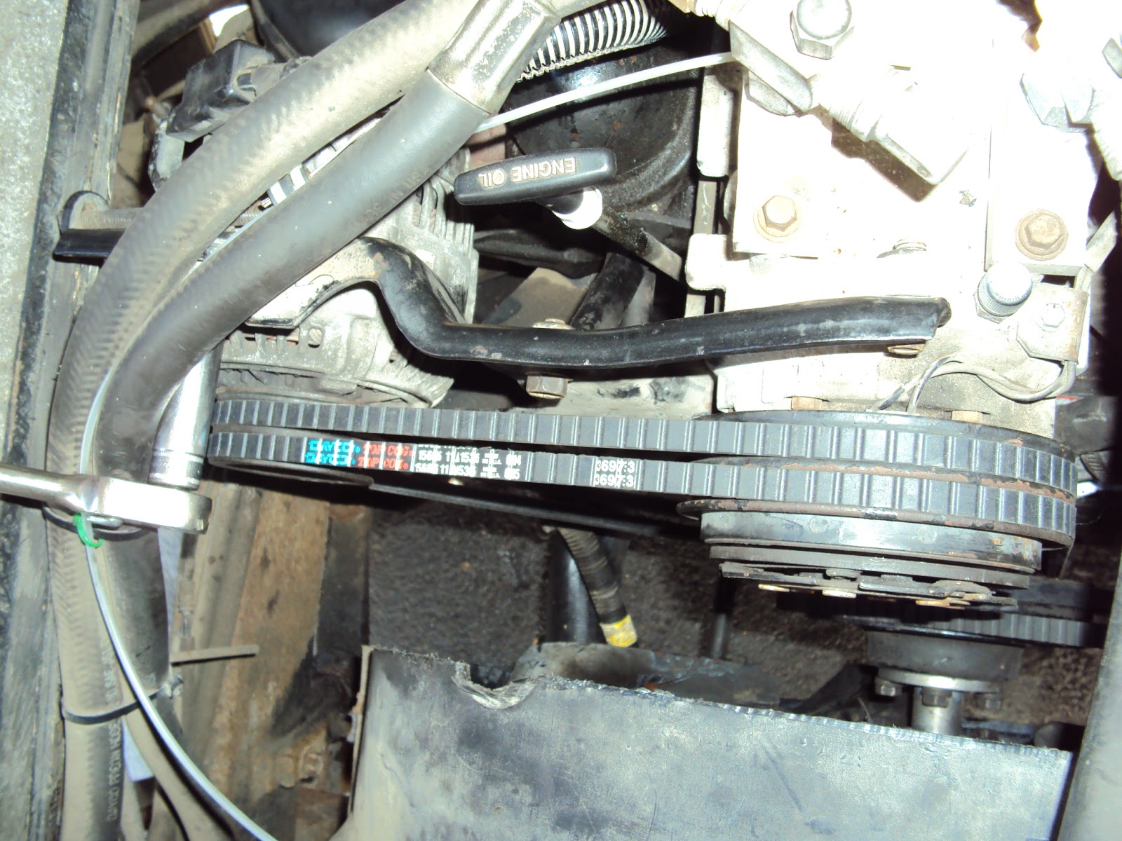 WanderMan The Easiest Way To Adjust Your Engine Belts!