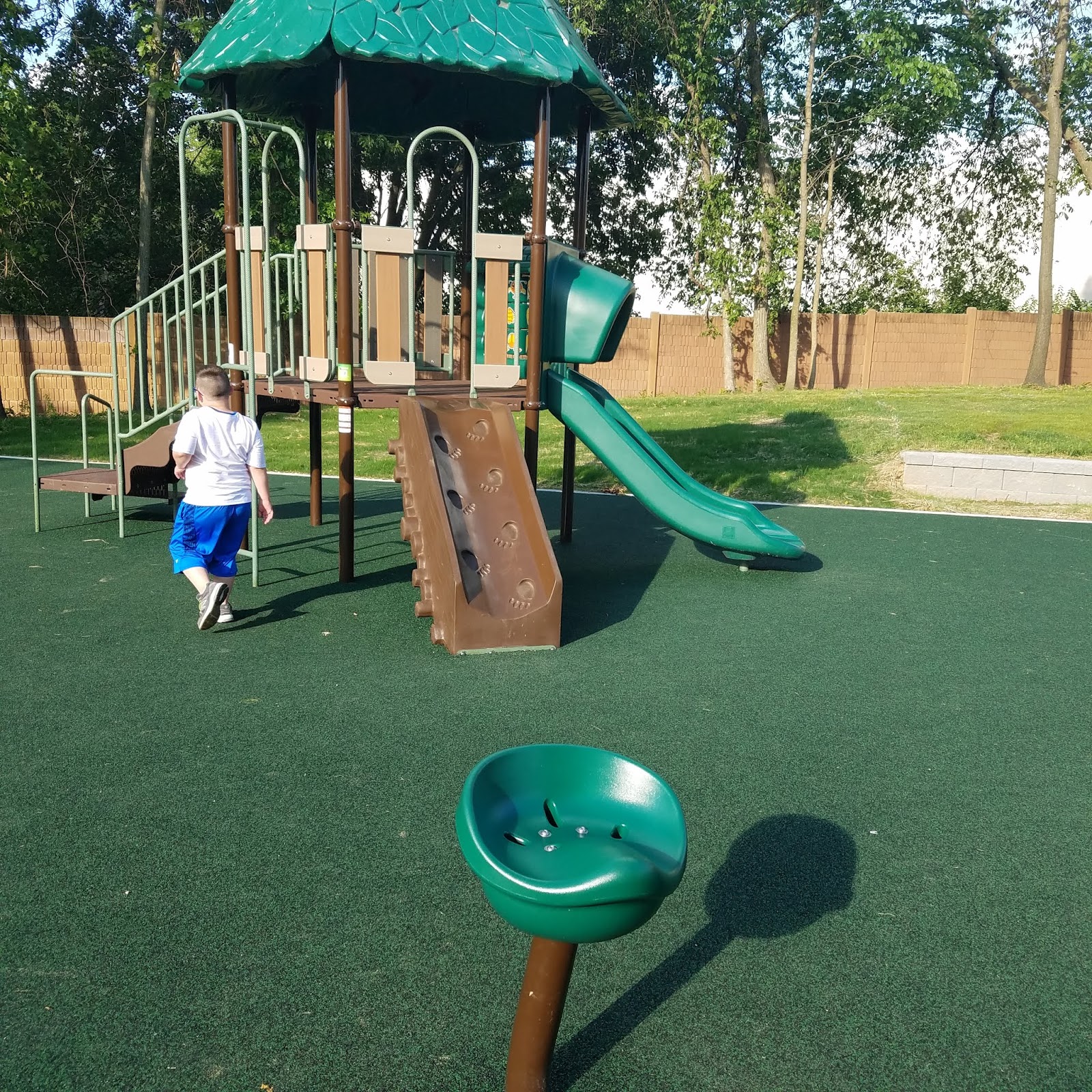 Play St. Louis Rayburn Park, Crestwood