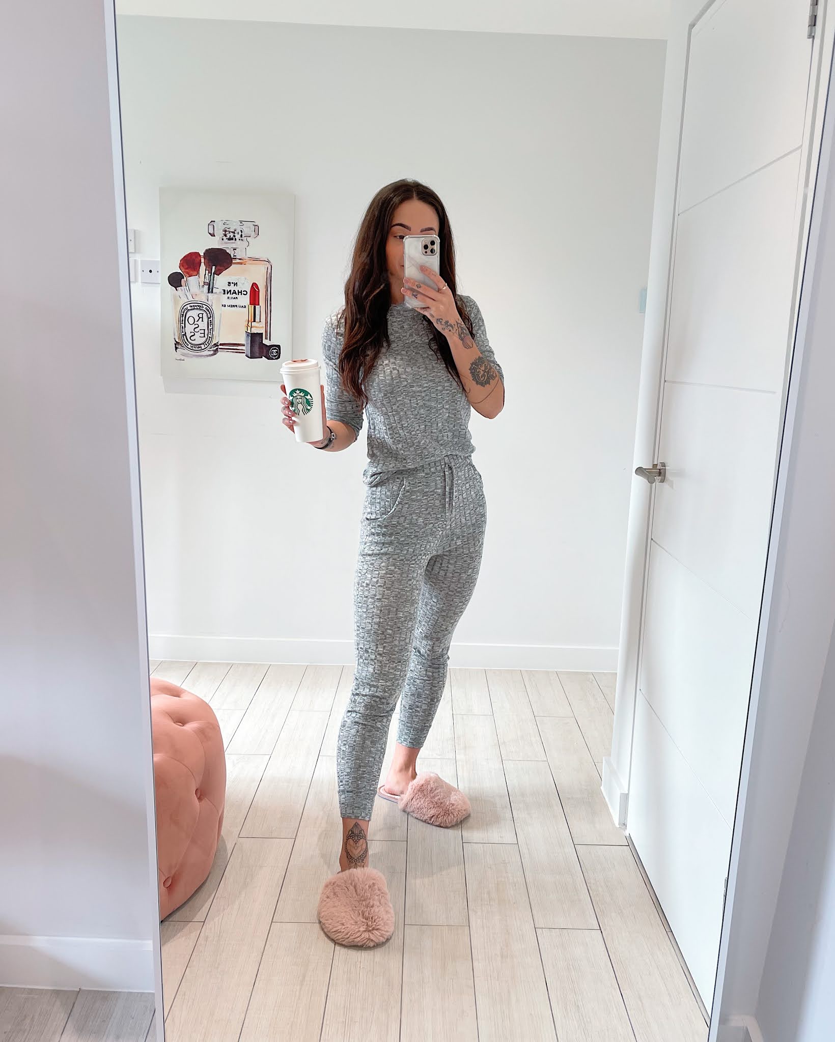 https://femmeluxe.co.uk/grey-marl-ribbed-oversized-round-neck-jumper-side-pocket-skinny-joggers-loungewear-set-kori/