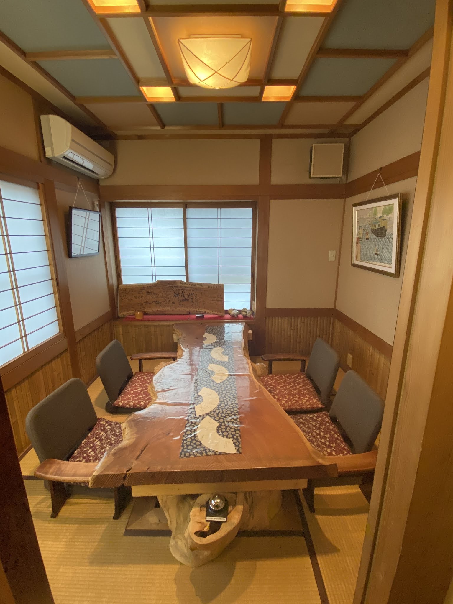 味の新名所 ともえ寿司 [愛知県刈谷市のおいしい寿司屋] お席のご案内