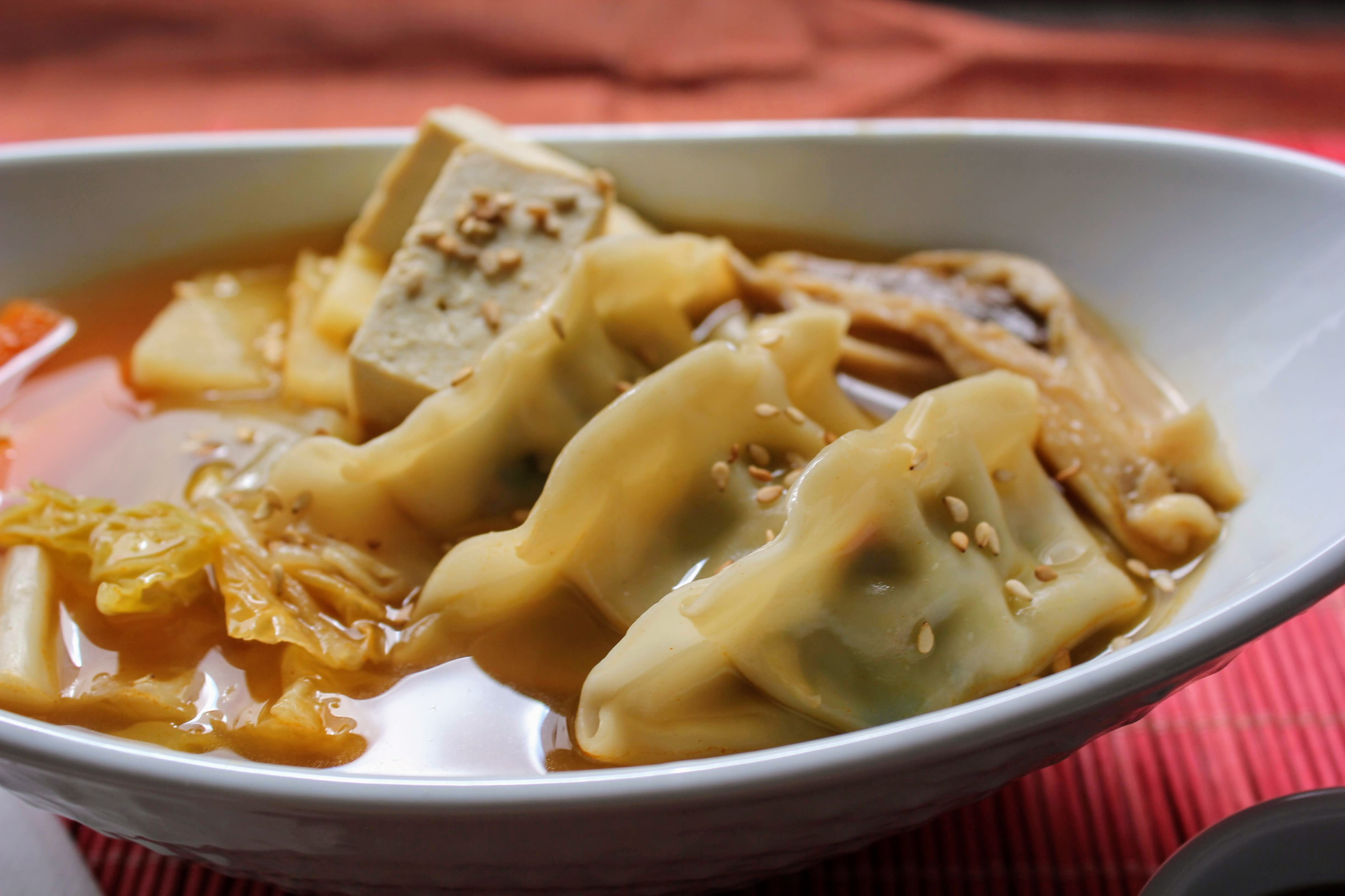 Kimchi Gyoza Pot de Inspiración Coreana Cocinando con las Chachas