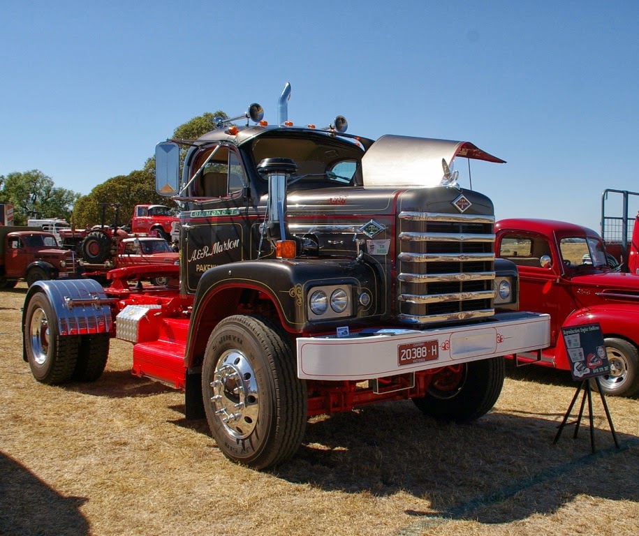 Historic Trucks: Clunes Truck Show 2014 - American trucks