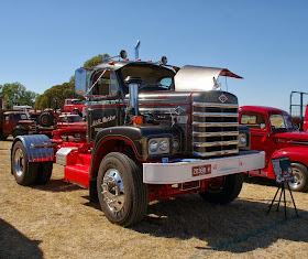 Historic Trucks: Clunes Truck Show 2014 - American trucks