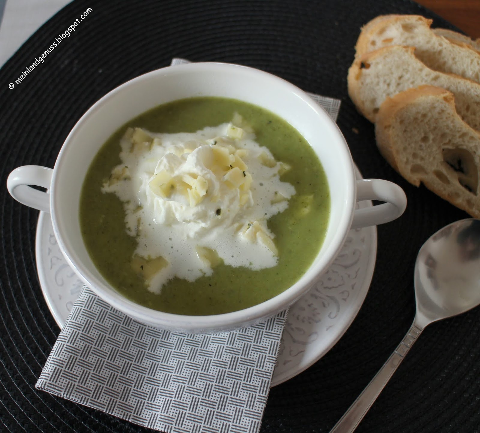 mein Land und Gartengenuss : Brokkoli-Zucchini-Creme-Suppe