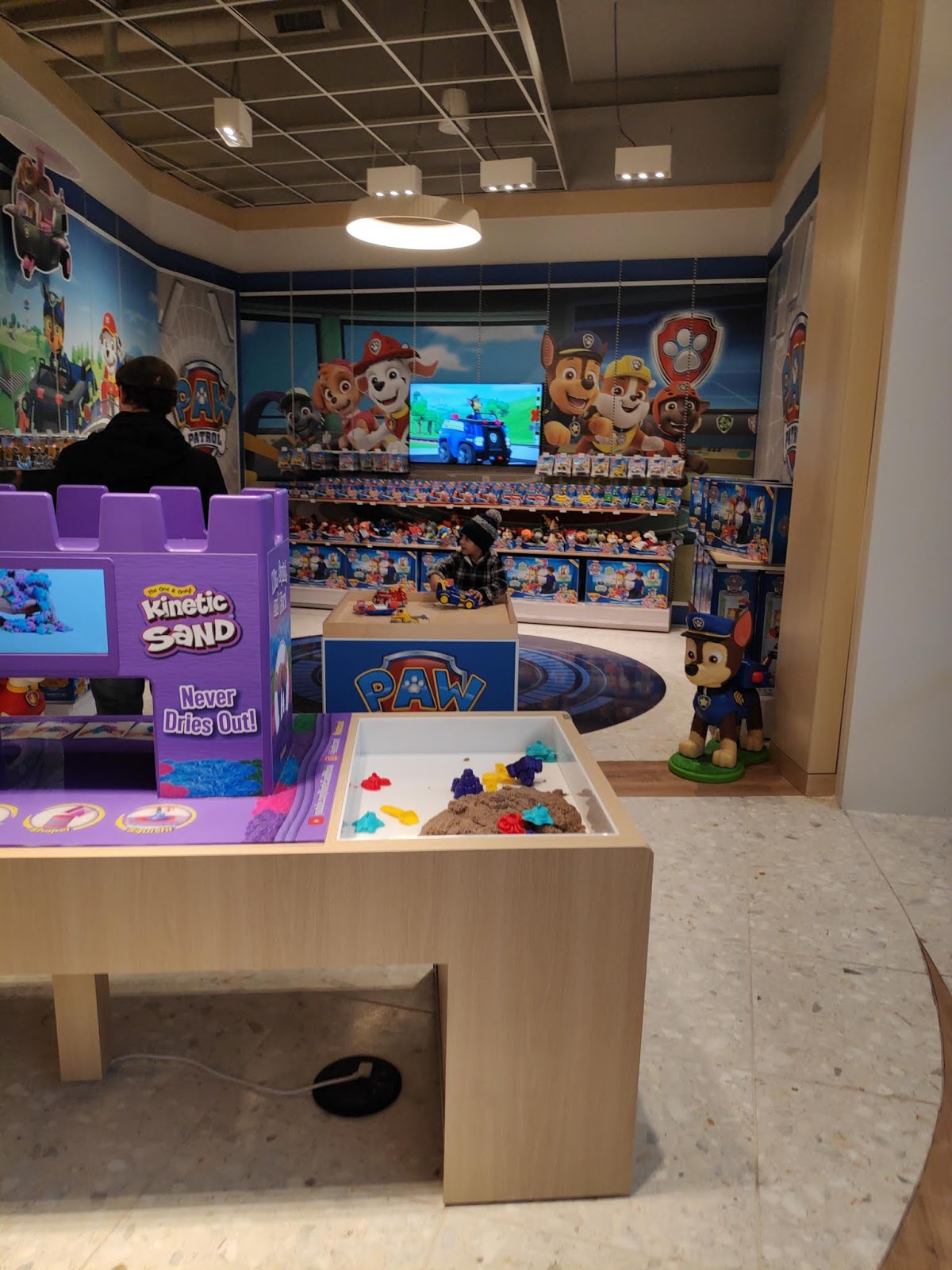 Toys R Us at Westfield Garden State Plaza