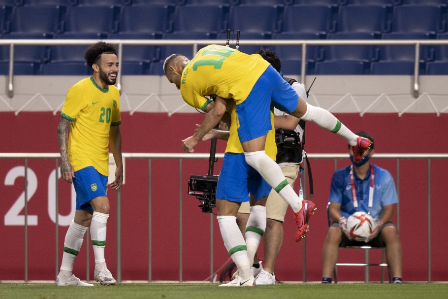 Nos pênaltis, Timão elimina América-MG e avança para as semifinais da Copa  do Brasil