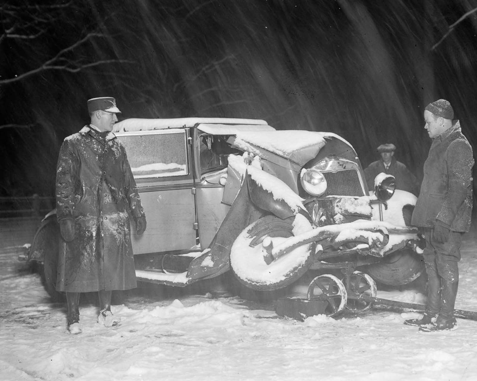vintage photos car wrecks