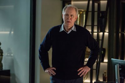 John Lithgow in The Accountant (19)