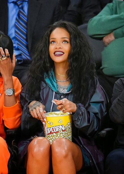 Jan. 2015 Lakers Game, Rihanna enjoying the scene