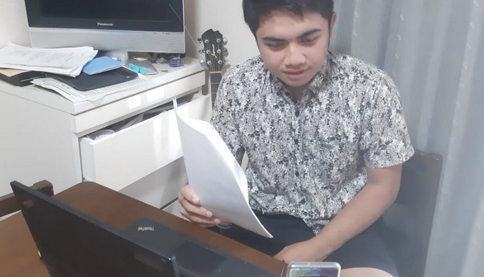 Pegiat Sastra Ramaikan Maca Cerpen Lan Puisi Bali Online Keroyokan