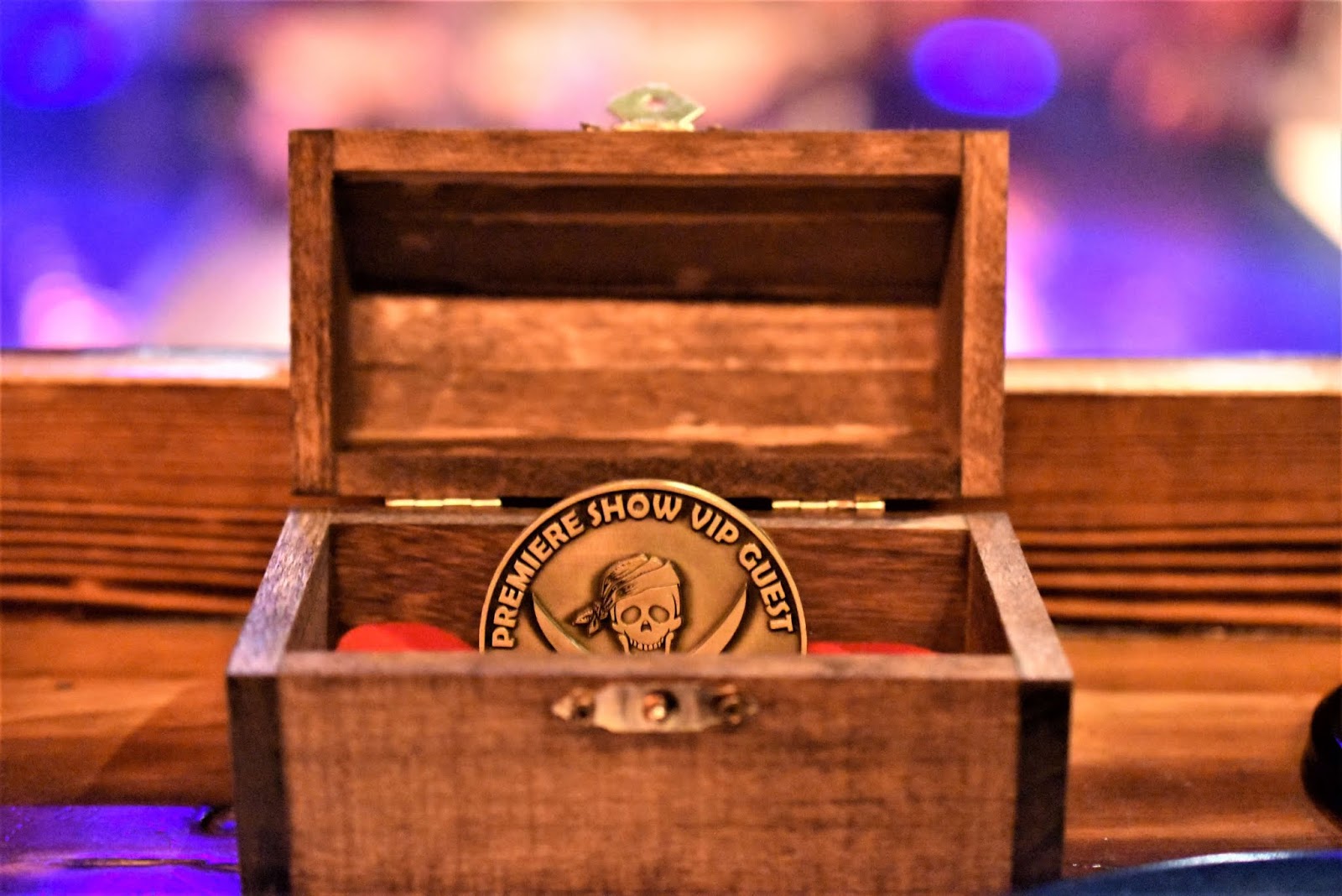 Video: Pirates Voyage Dinner And Show Celebrates Grand Opening With Dolly Parton
