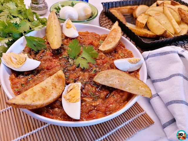 Berenjenas a la marroquí con papas y huevo