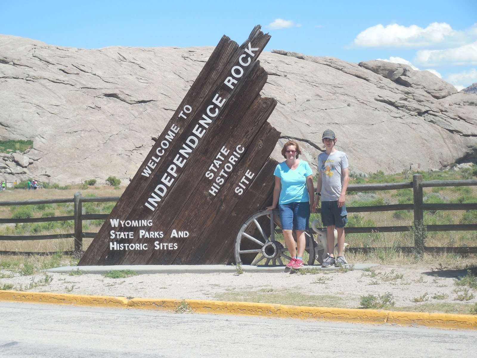 wheelsonfire1 Independence Rock and the Oregon Trail