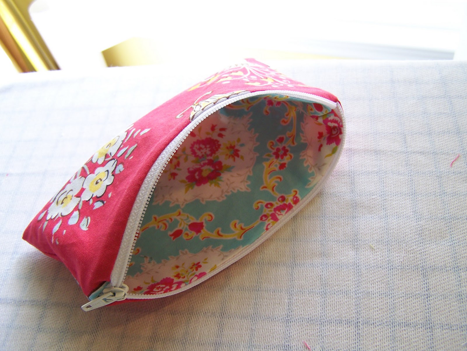 n&#39; stitches designs: Lined Purse with Zipper Tutorial