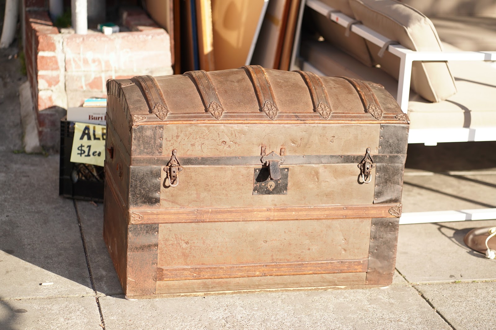 UHURU FURNITURE & COLLECTIBLES SOLD 98375 Vintage 18" x 22.5" Tall x