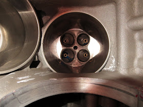 Harley-Davidson VR1000 Combustion Chamber