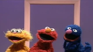 Zoe, Grover and Elmo sing You and You and Me. Sesame Street Preschool is Cool Making Friends