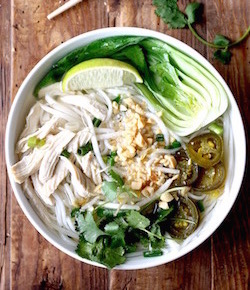 thai rice noodle soup recipe by seasonwithspice.com