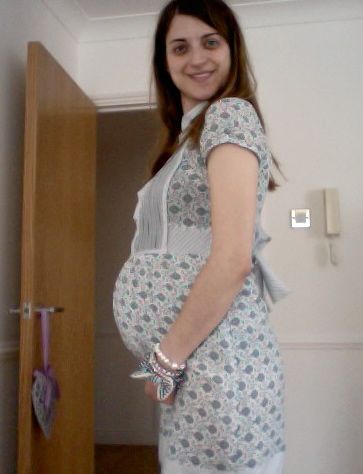 valeasc world: Honey, does my bump look big in this?
