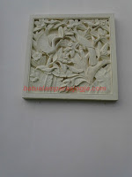relief batu putih