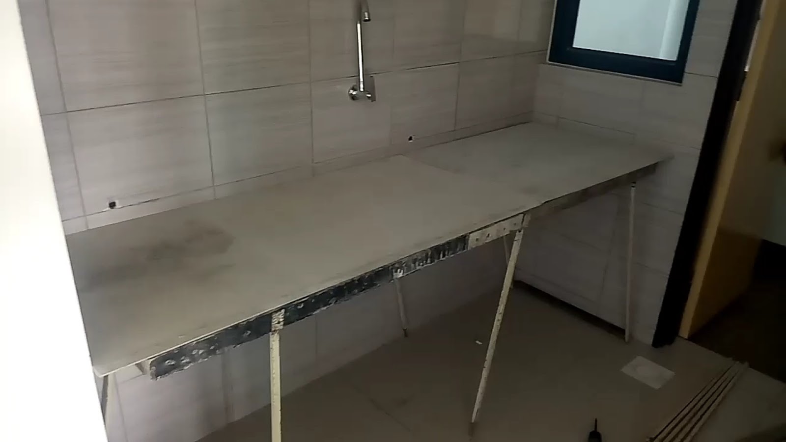 Table top kitchen meja dapur konkrit tile warna cerah. Satu rumah ada 3