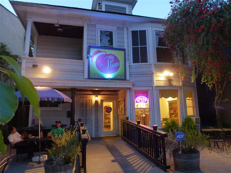 The Plum Cafe Dress Code