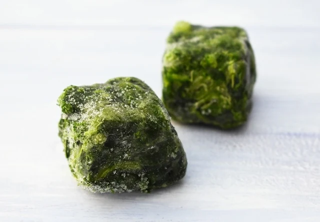2 cubes of frozen spinach
