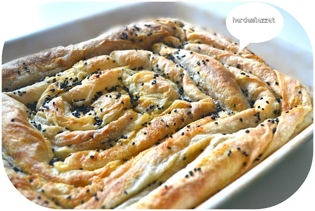 borek tarifleri MERCİMEKLİ KIYMALI BÖREK