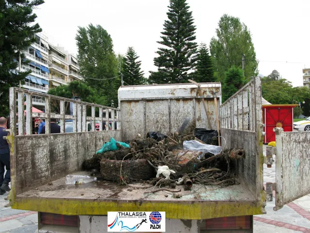 Χαλκίδα: Με επιτυχία ο αγώνας καθαρίσμου του βυθού της παραλίας (ΦΩΤΟ)