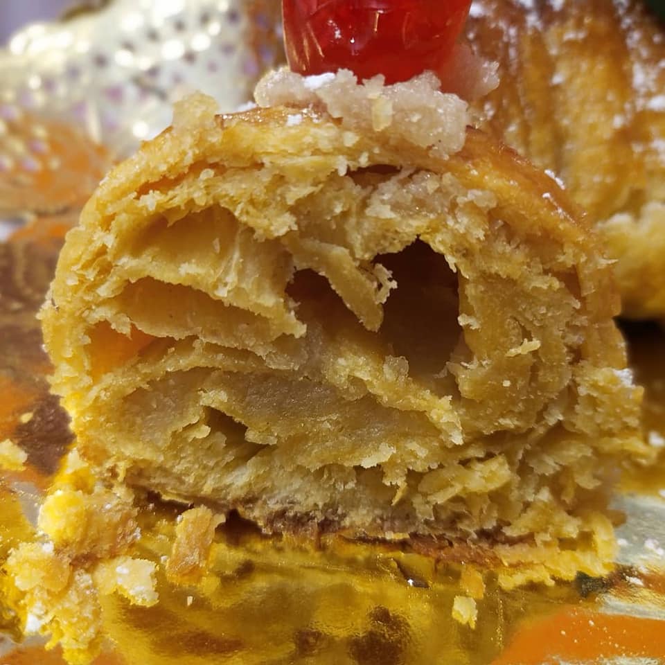Roscón De Hojaldre Relleno De Almendra .: Roscón de hojaldre relleno de almendra