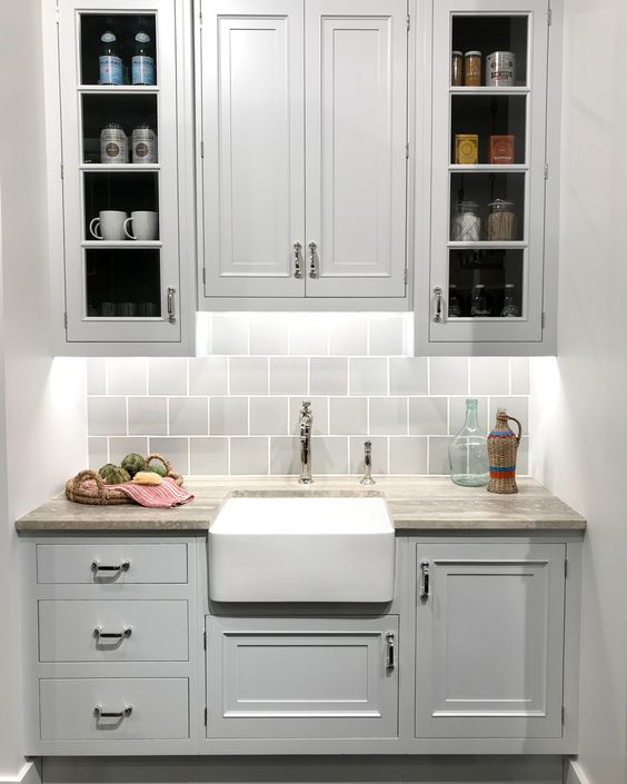 Upgrade Your Pantry With This Sink In Pantry Ideas / Home Decor & Weddings